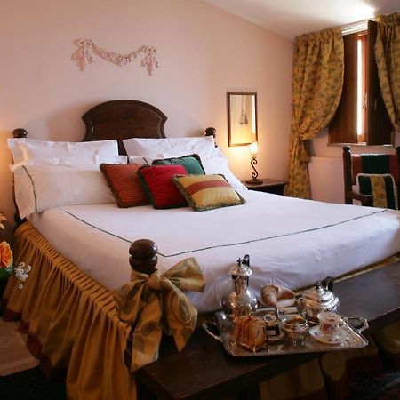 Hotel Castello Miramare Formia Habitación foto
